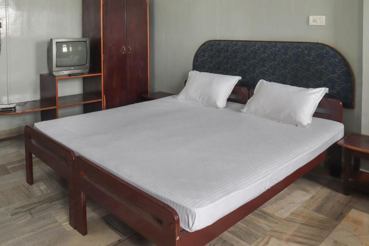 Spot On 49477 Hotel Galaxy Dimāpur المظهر الخارجي الصورة